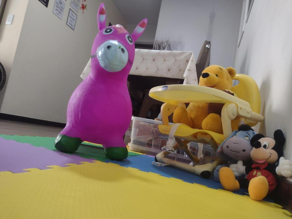 Family Space Curitiba/Vaga De Garagem Gratis Екстериор снимка
