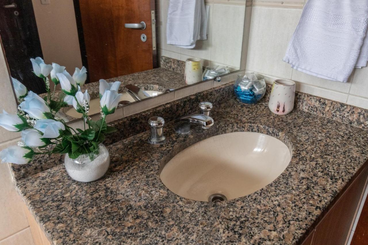 Family Space Curitiba/Vaga De Garagem Gratis Екстериор снимка
